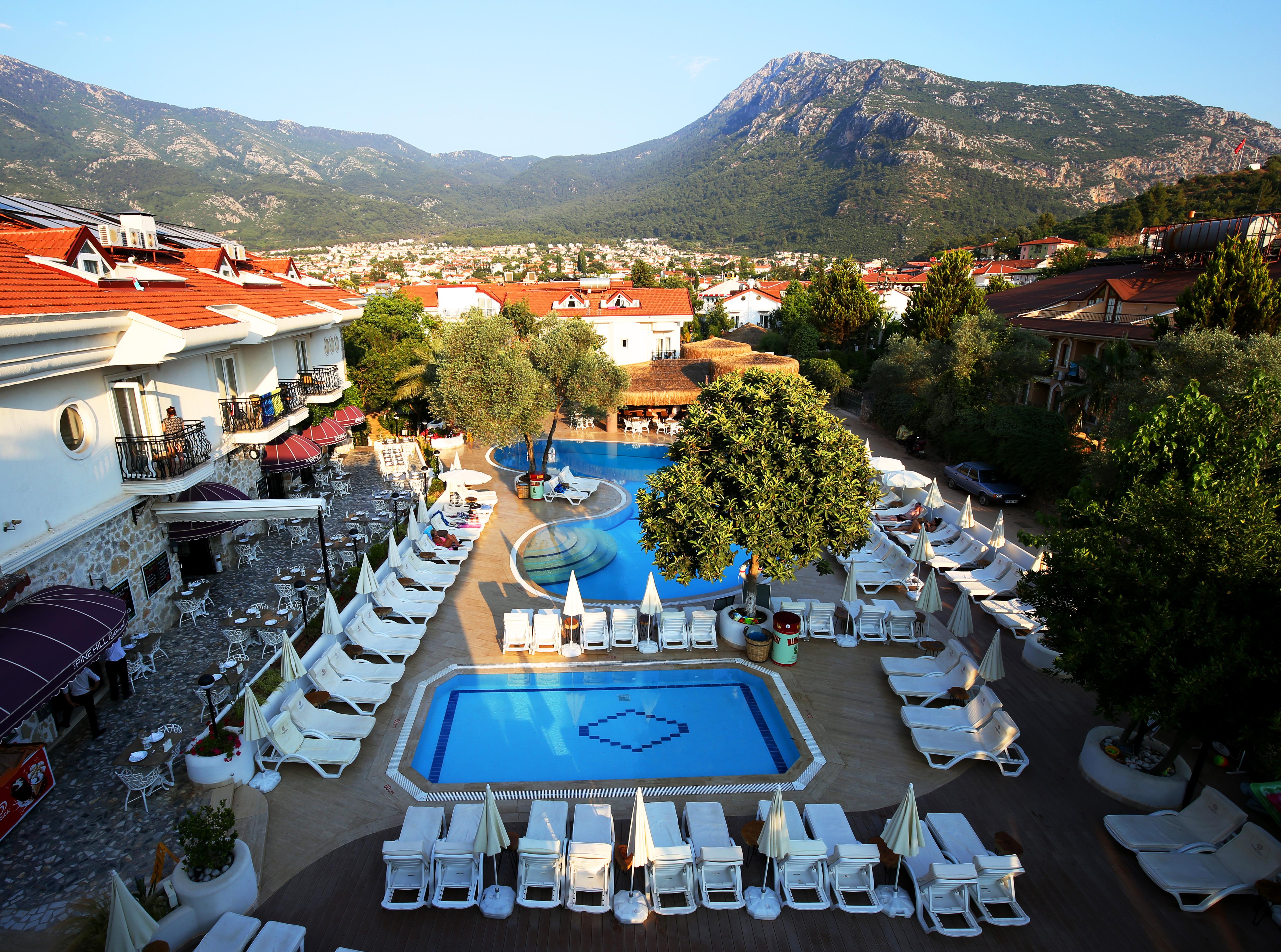 Pinehill & Otel 3*