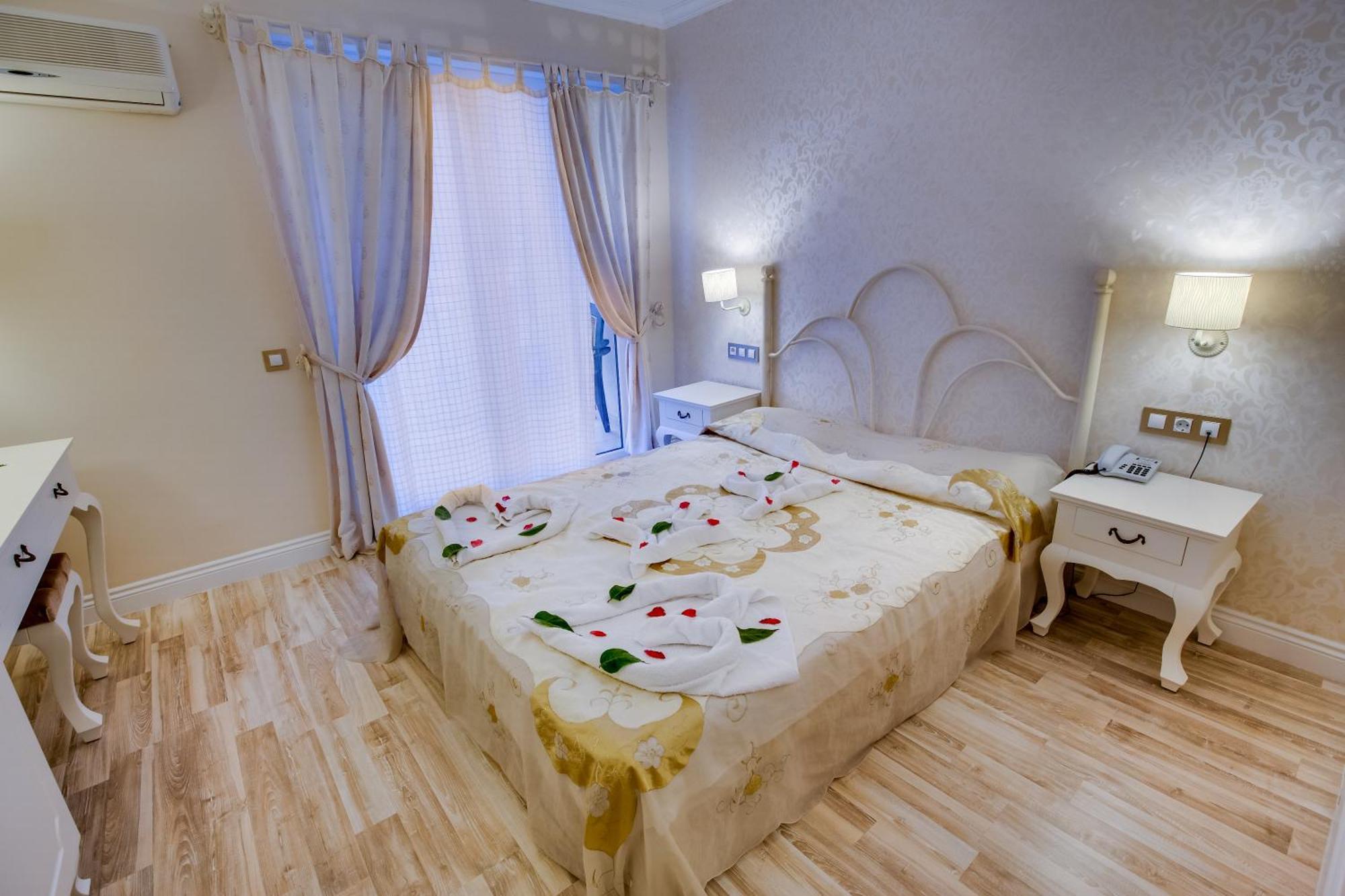 Pinehill & Otel Ölüdeniz